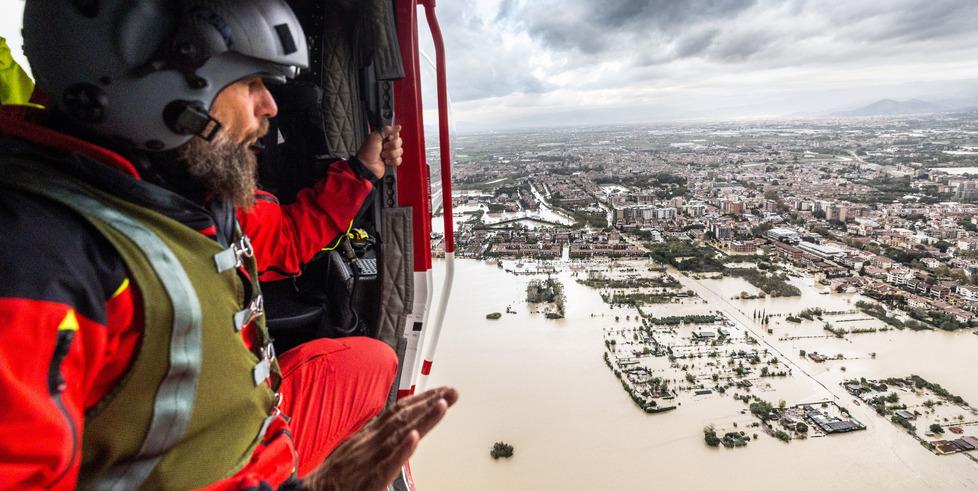 I danni dell’alluvione del 2023 nella Piana visti dall’elicottero
