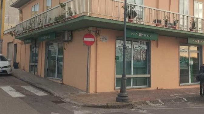 Intesa San Paolo chiude anche a Sorso