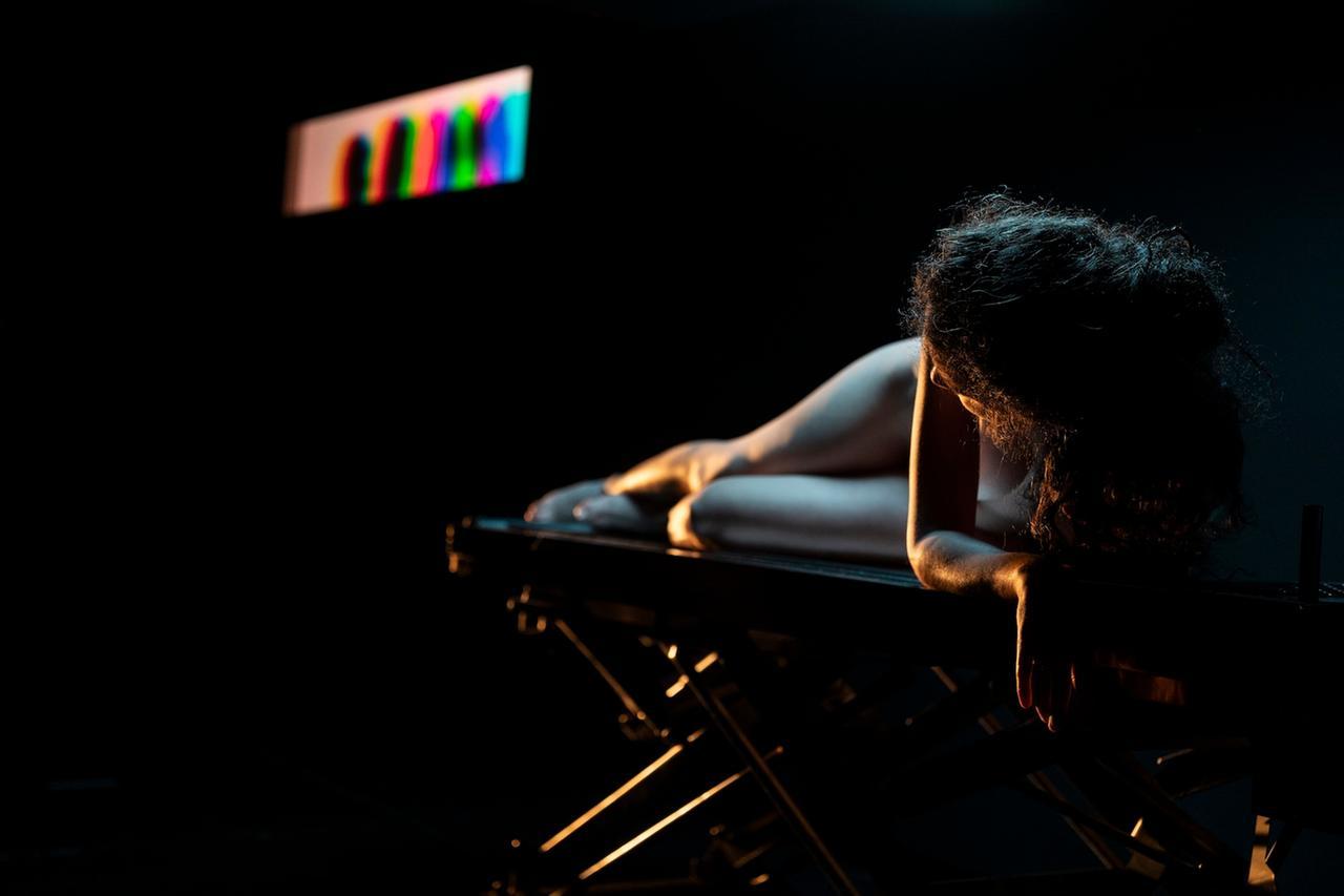 “My name is Floria”: prima assoluta per una Tosca sopravvissuta al suicidio al Teatro Ariosto