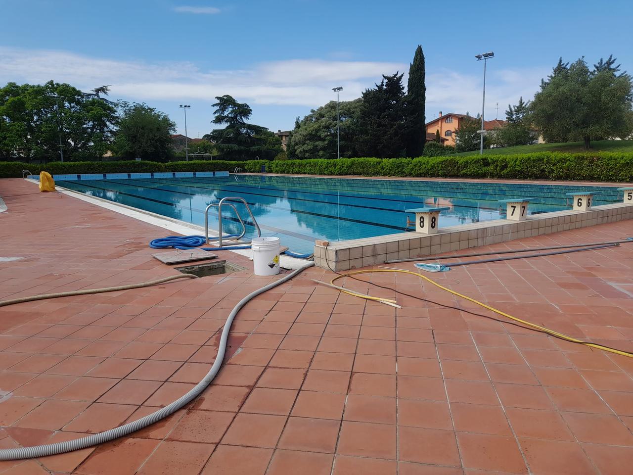Nove mesi di chiusura per la piscina di Montecatini. Il gestore: «Fa male che a nessuno importi»