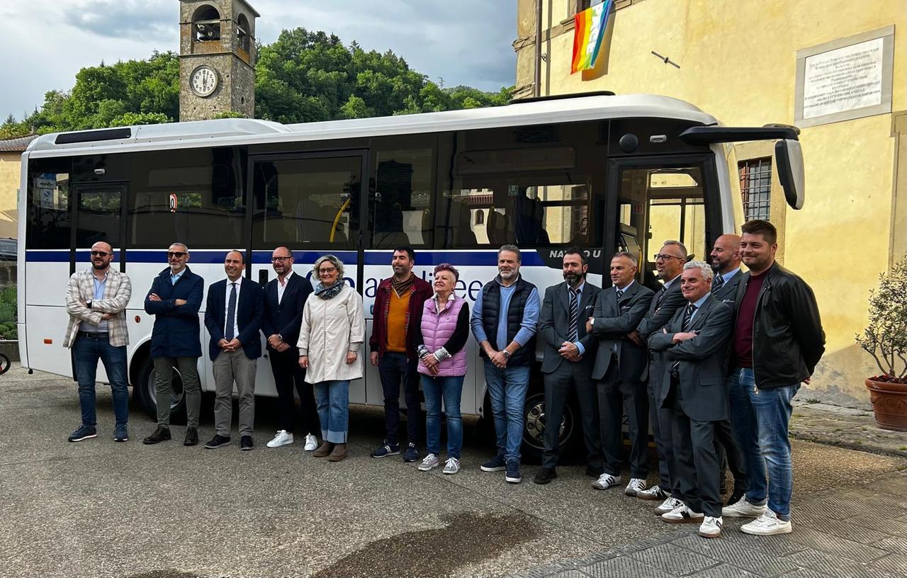 
	La presentazione dei mezzi a Vernio

