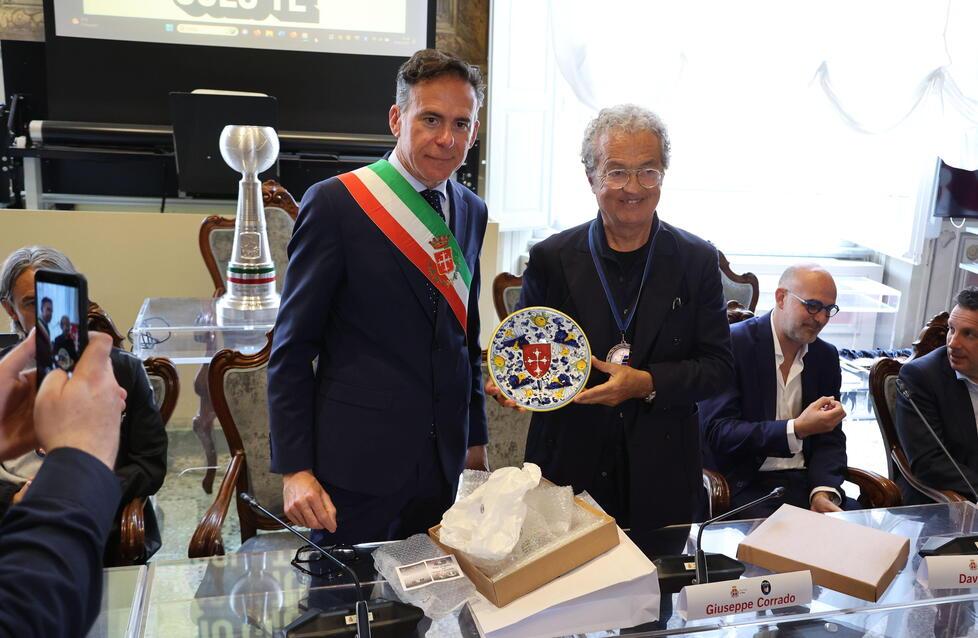 Corrado con il primo cittadino (foto Stick)