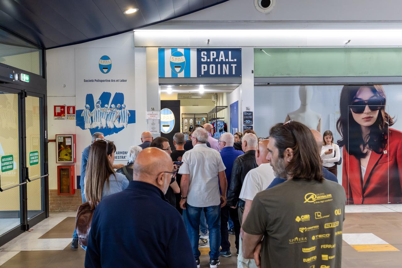 Spal-Milan Futuro, a Ferrara tifosi in coda per i biglietti: orari e tariffe