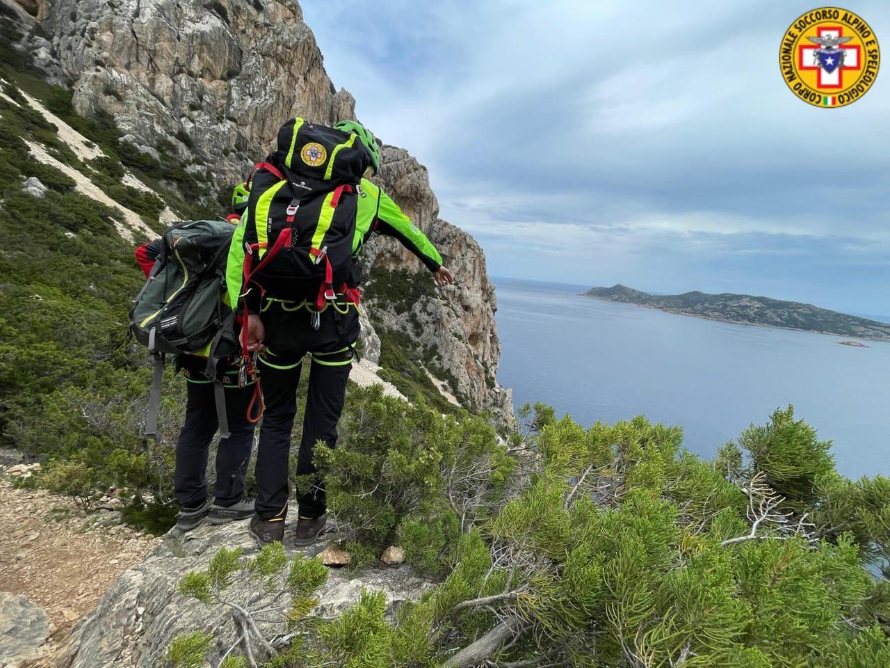 
	Il soccorso alpino durante il recupero di una escursionista

