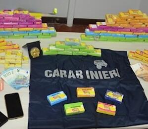 Hashish dalla Spagna via corriere. Nei “locker” di Ferrara oltre 15 kg di droga<br>
