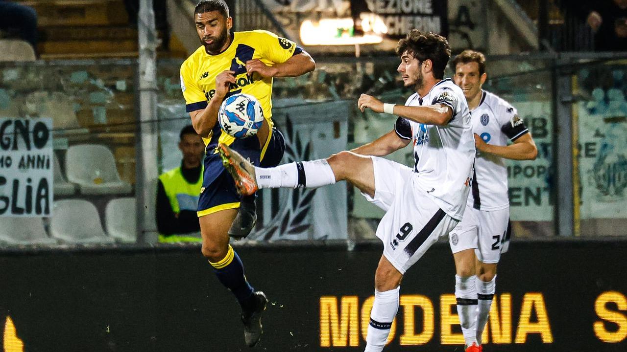Modena-Cesena 0-1: si chiude tra i fischi la stagione dei gialli