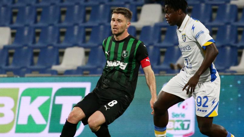 Ghion schierato come capitano del Sassuolo