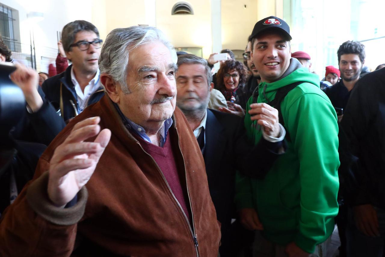 
	Mujica a Ferrara

