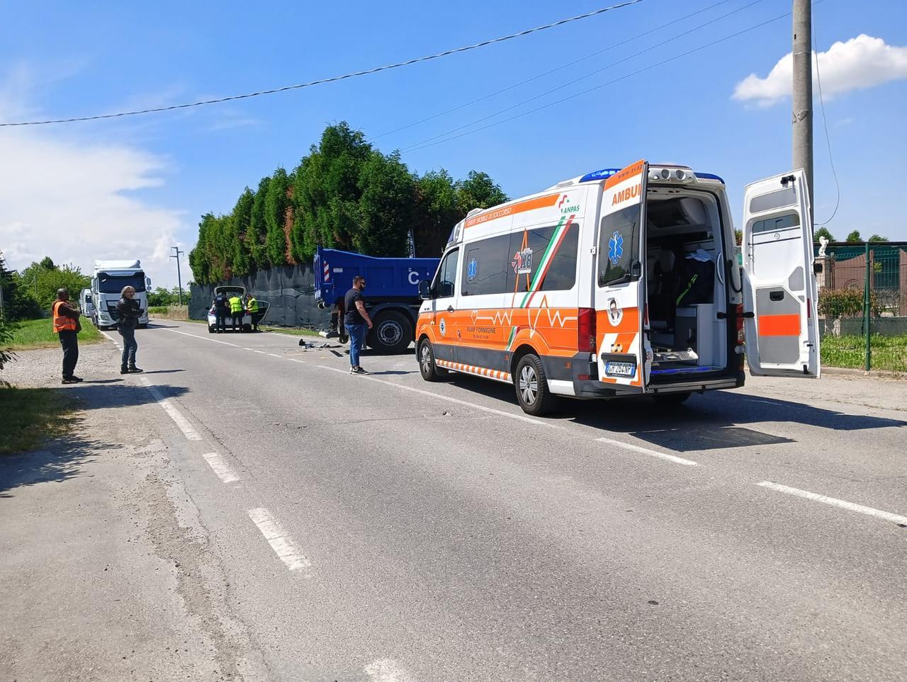 
	I soccorsi in corso sul luogo dell'incidente in via Don Franchini

