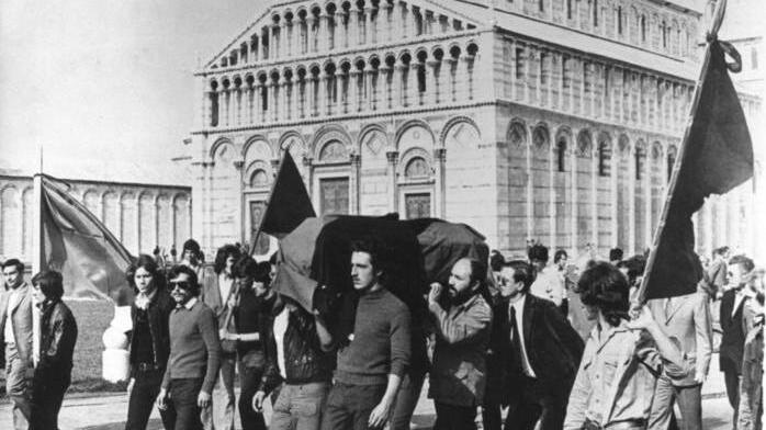 Il funerale di Franco Serantini (foto dalla Biblioteca Serantini)