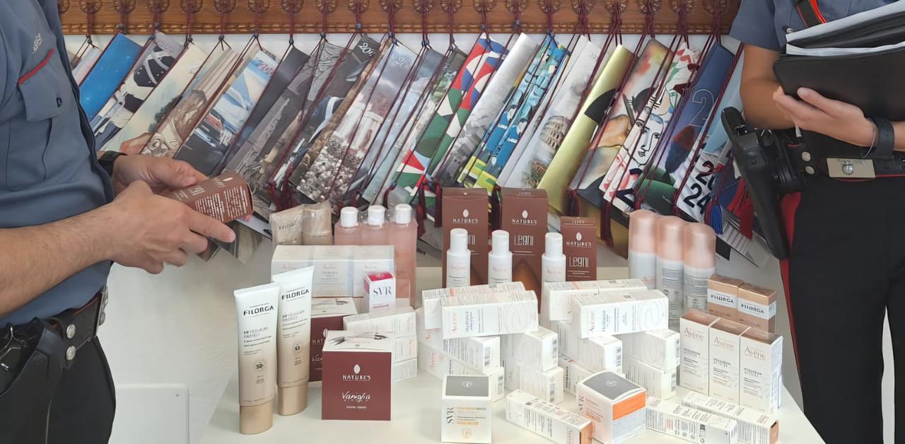 Ruba cosmetici e farmaci per rivenderli in nero, denunciato un magazziniere
