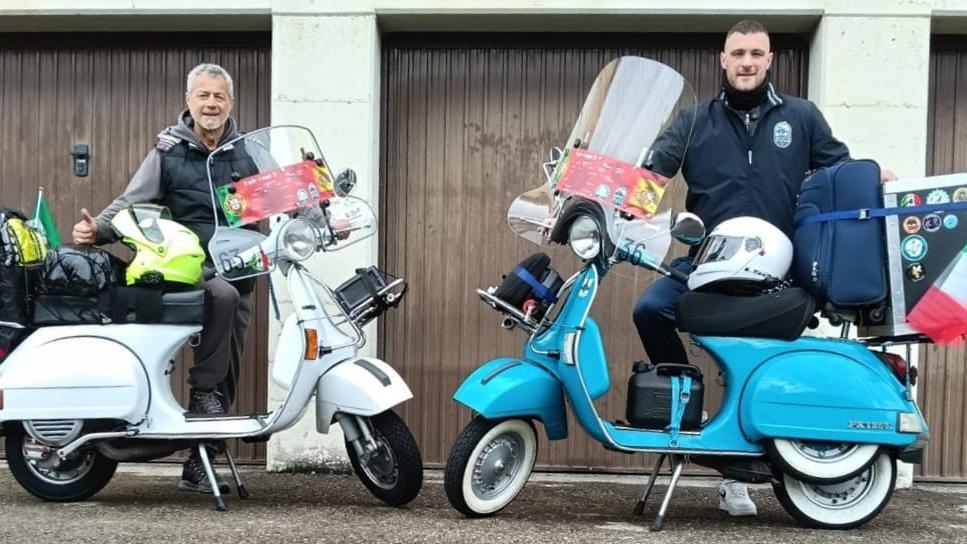 Padre e figlio da Montecavolo a Gijón: 4.600 chilometri per il raduno Vespa