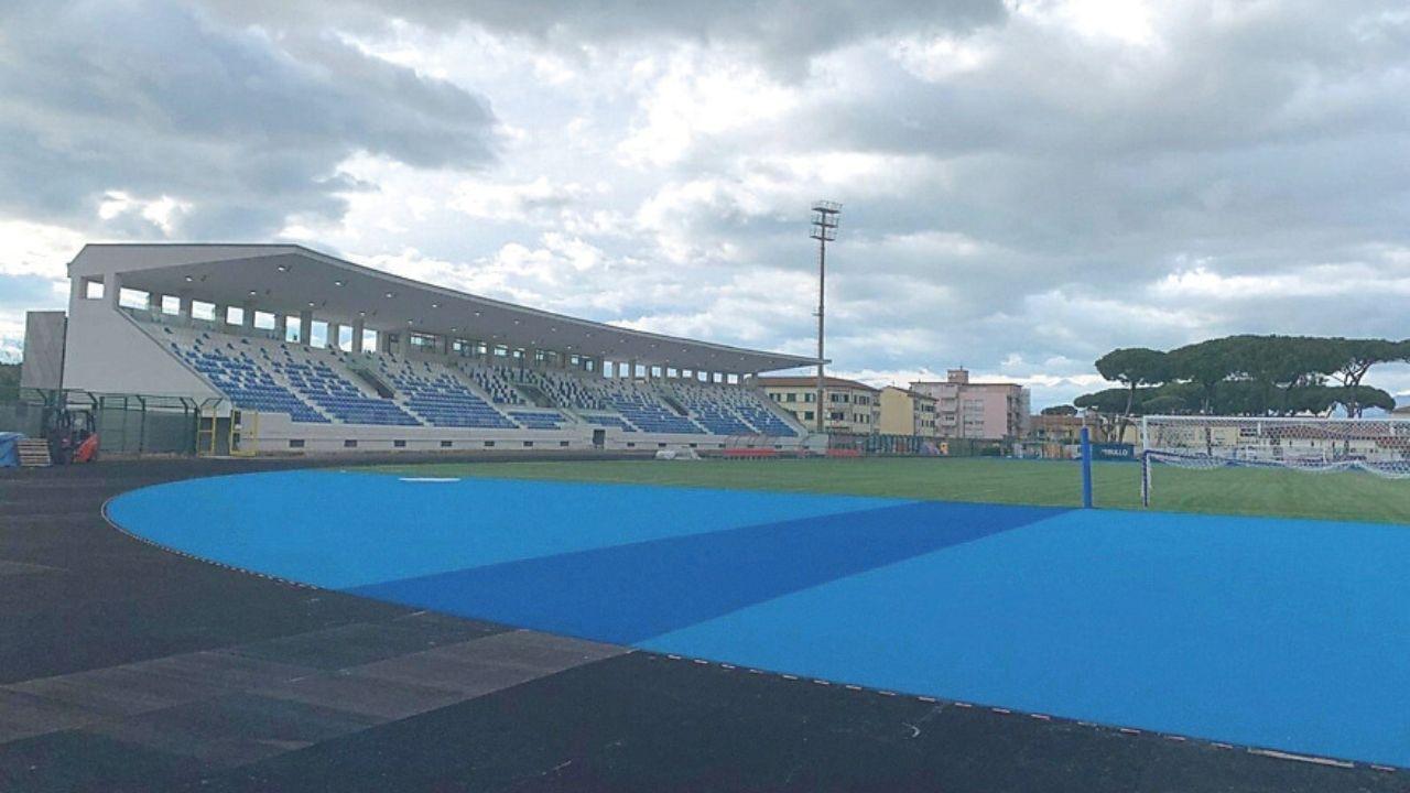 Lo stadio di Viareggio (Foto Roberto Paglianti)