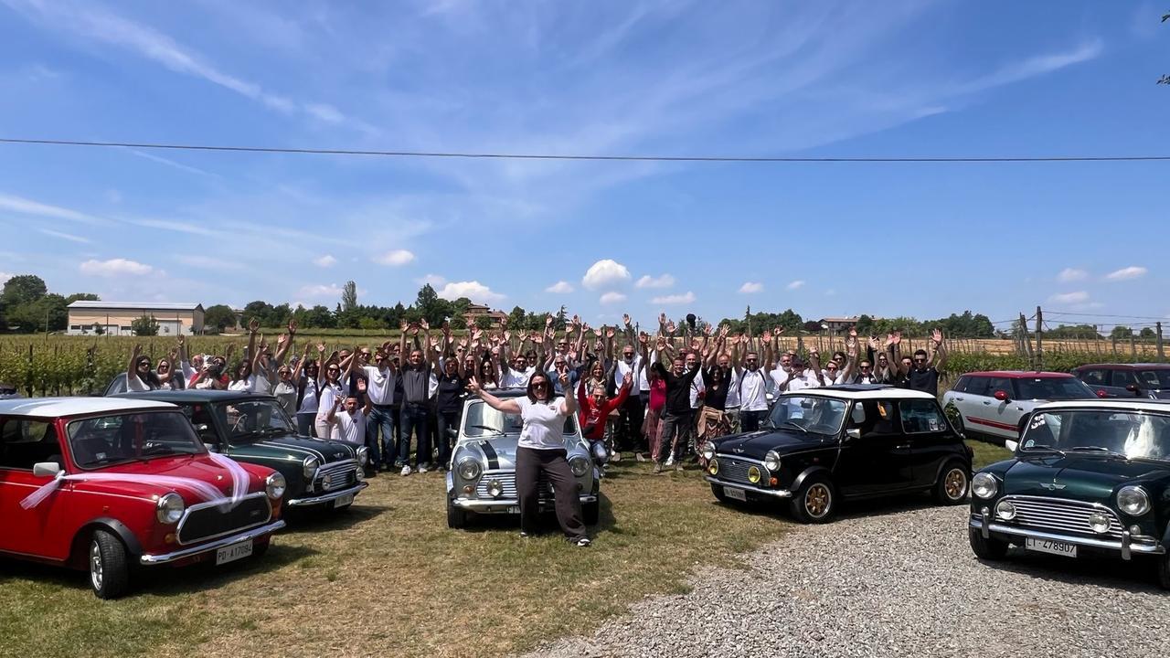 
	Foto di gruppo per i partecipanti al raduno

