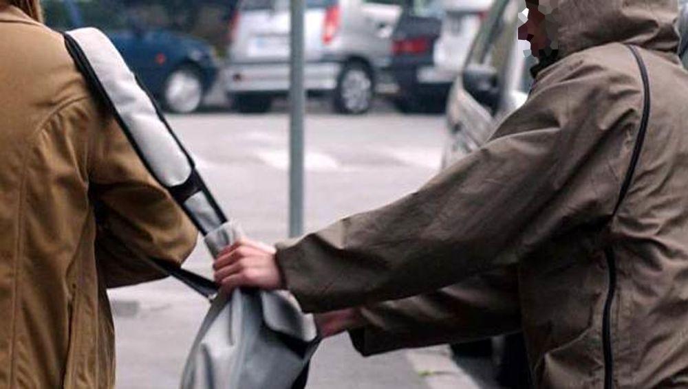 
	L'aggressore aveva il volto coperto (immagine di repertorio)

