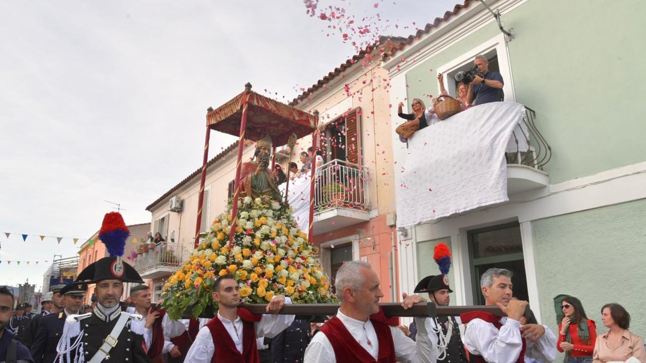 Un momento della processione di San Simplicio (foto di Vanna Sanna)