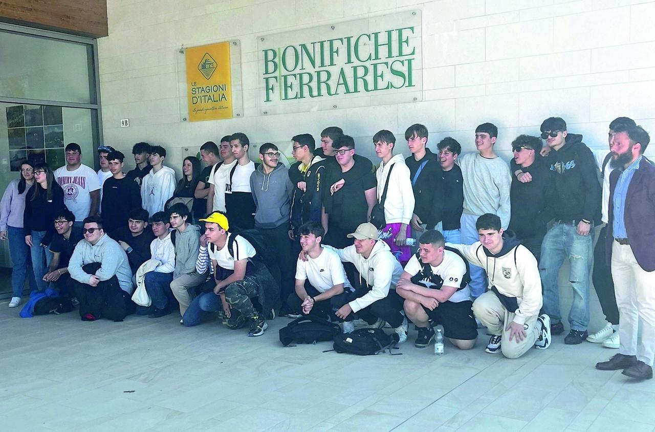 Bonifiche Ferraresi, una realtà che incanta. Istituto Navarra in visita