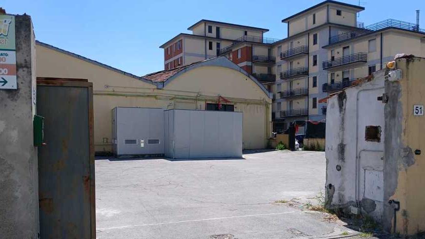 Prato, festino mortale nel club: cliente stroncato da alcol e droga<br>