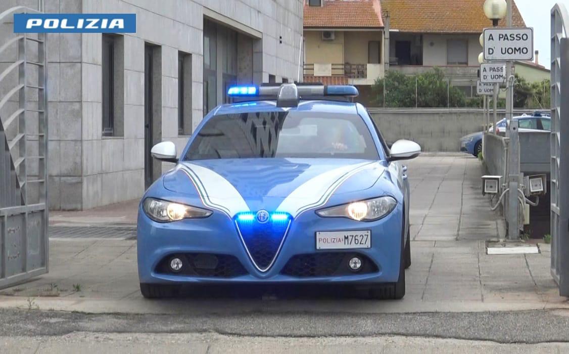 Ubriaco pesta la fidanzata, la polizia la salva e denuncia lui