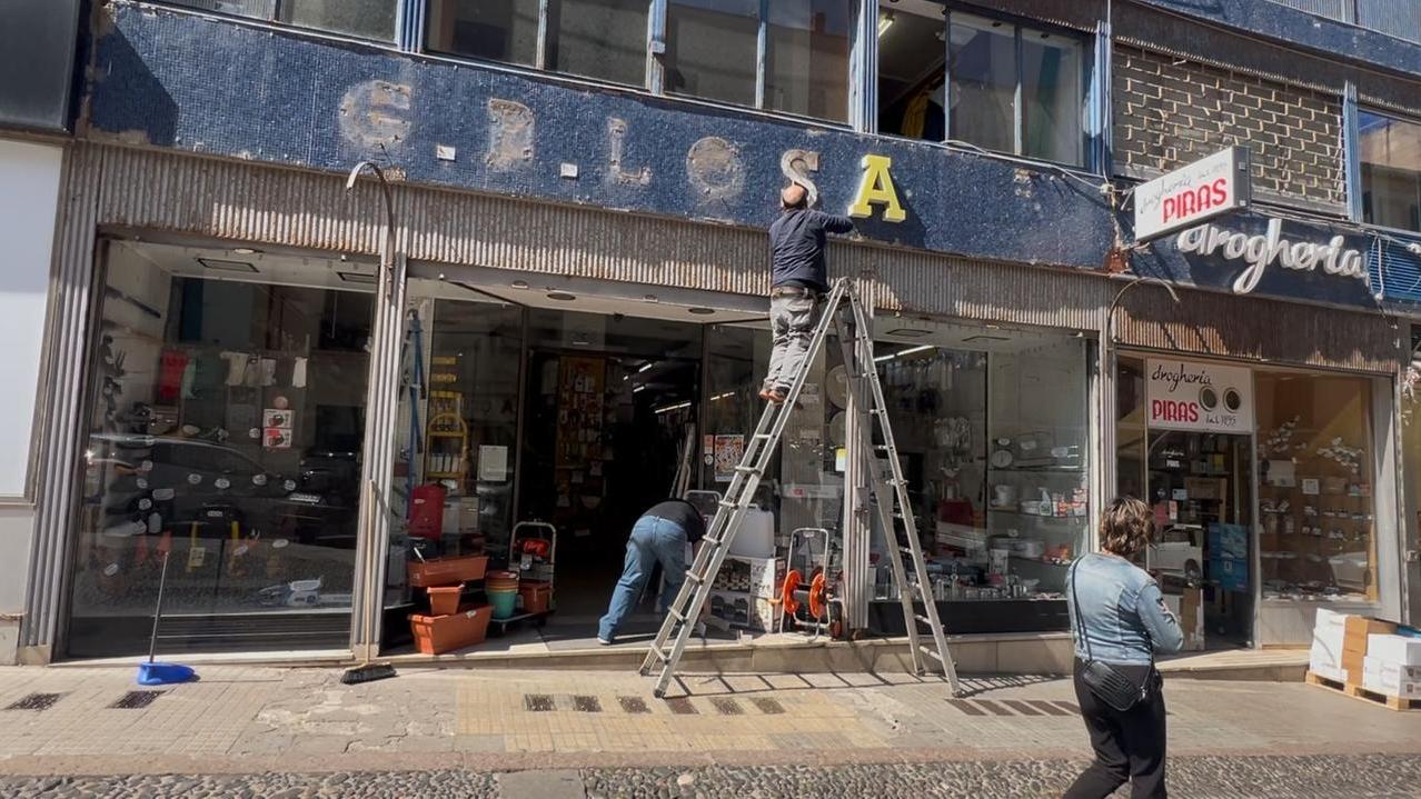 Chiude la storica ferramenta di Sassari: dava lavoro a venti persone
