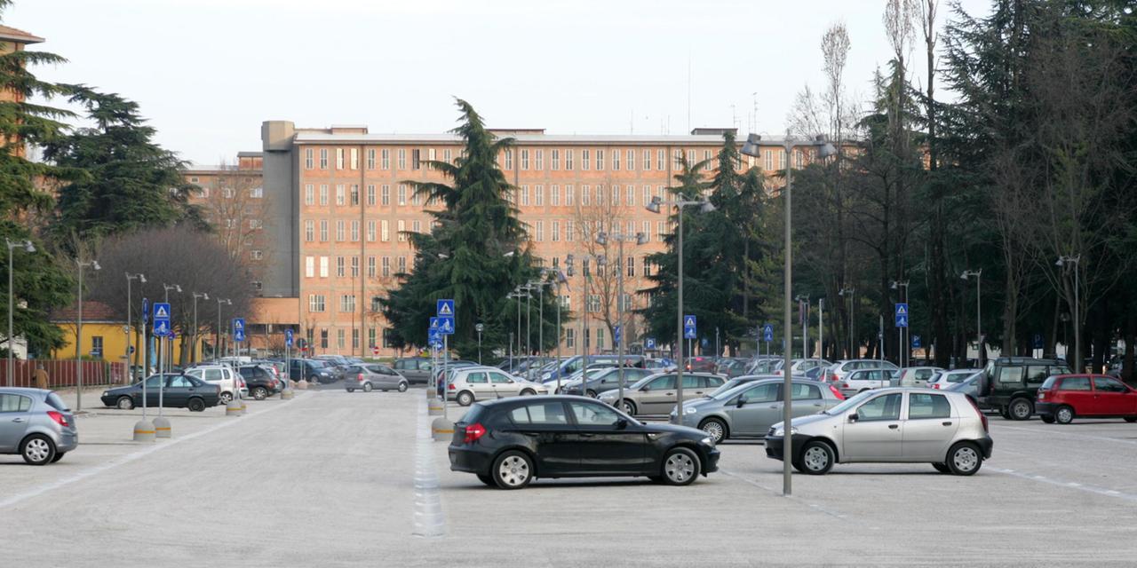 Sicurezza al Santa Maria, la richiesta dei sindacati all’Ausl: «Serve un posto di polizia notturno»