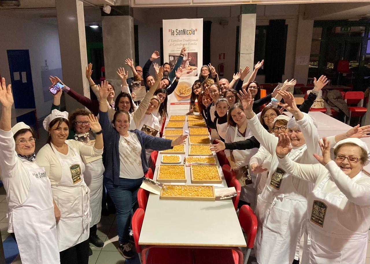 
	Un gruppo di rezdore dell'associazione La San Nicola di Castelfranco

