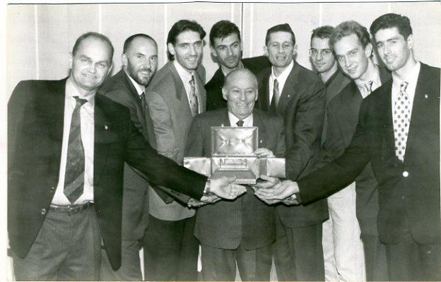 
	Giuseppe Panini con la Philips Modena campione d'Europa nel 1990

