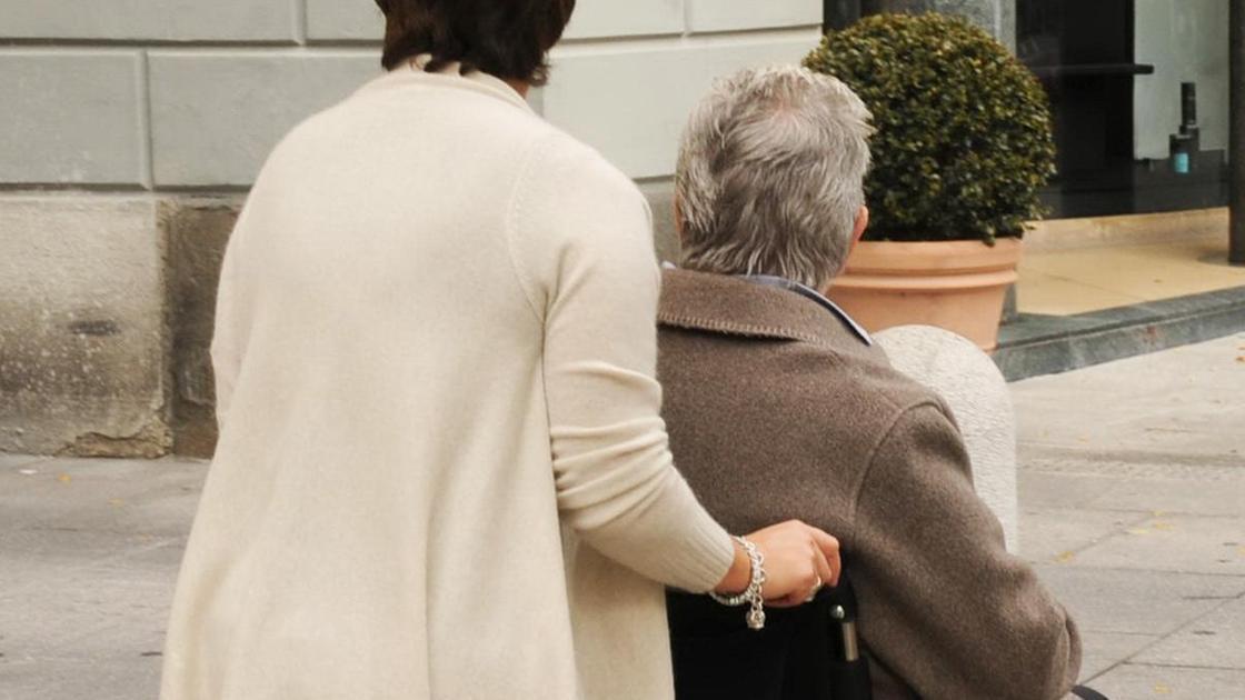 Prato, badante indagata per la circonvenzione di un facoltoso imprenditore