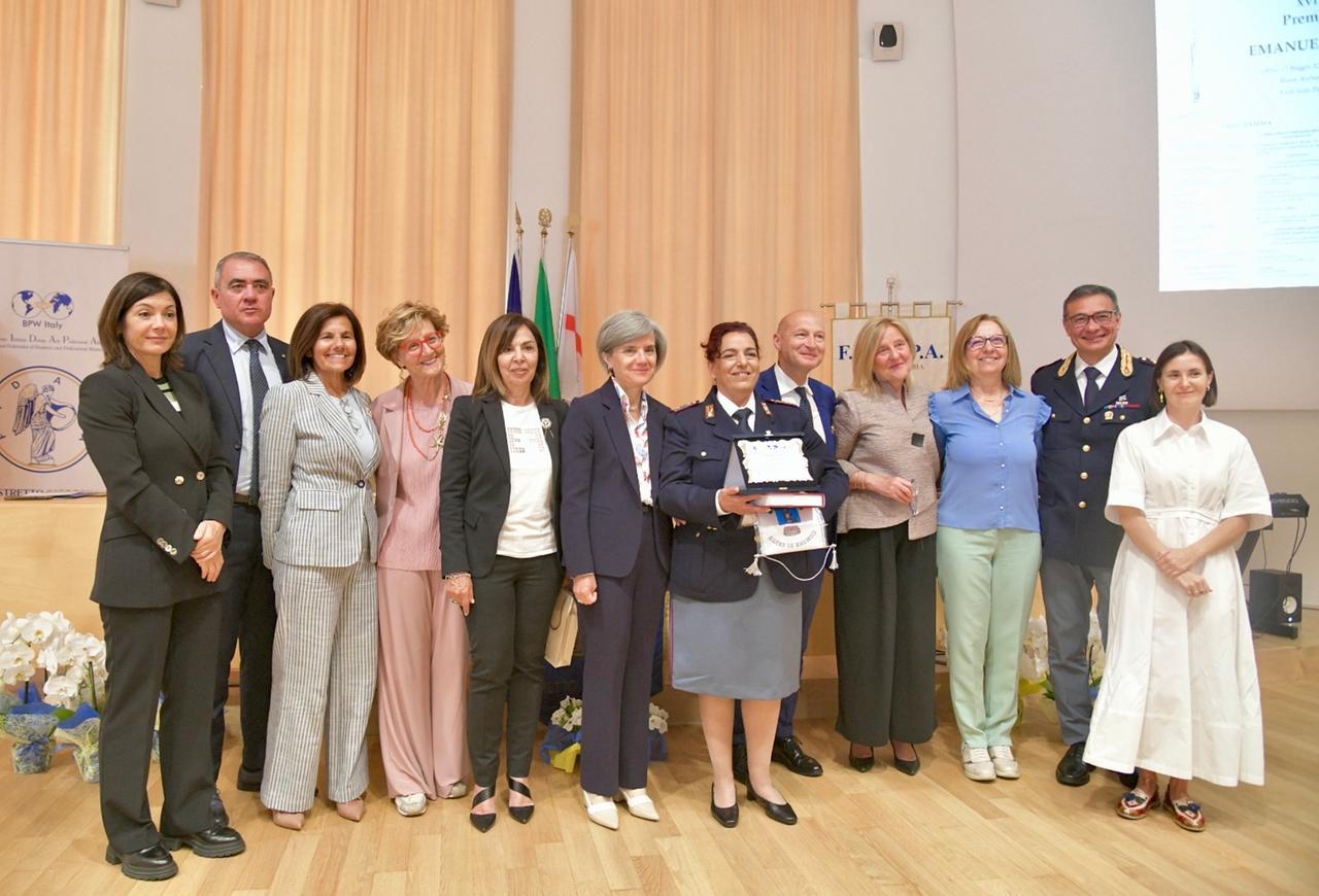 La città commemora Emanuela Loi, il ricordo della sorella Claudia: «Una ferita sempre aperta»
