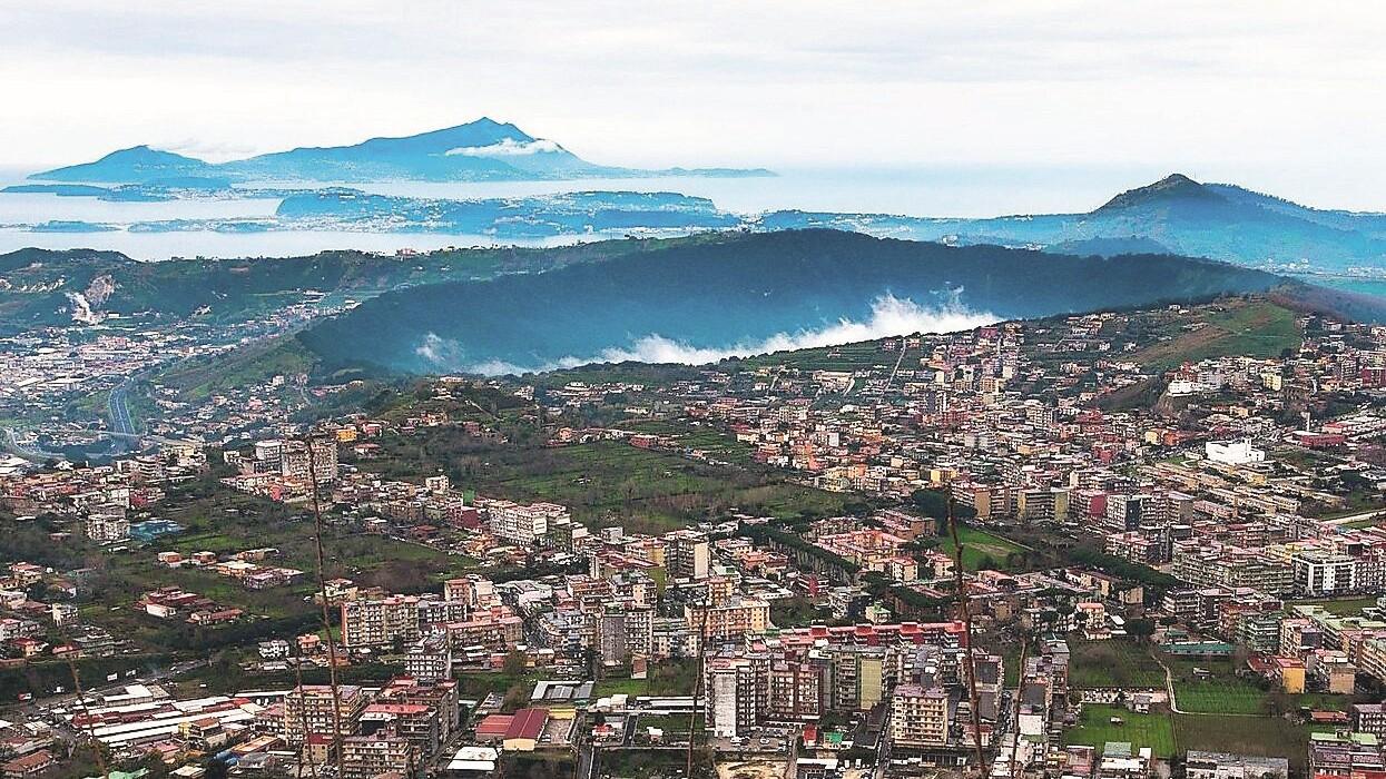 Eruzione Campi Flegrei e Vesuvio: gli sfollati nell’isola. Ecco il piano e i numeri