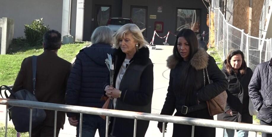 
	Martina Mucci all&rsquo;uscita dal Tribunale insieme all&rsquo;avvocato Costanza Malerba

