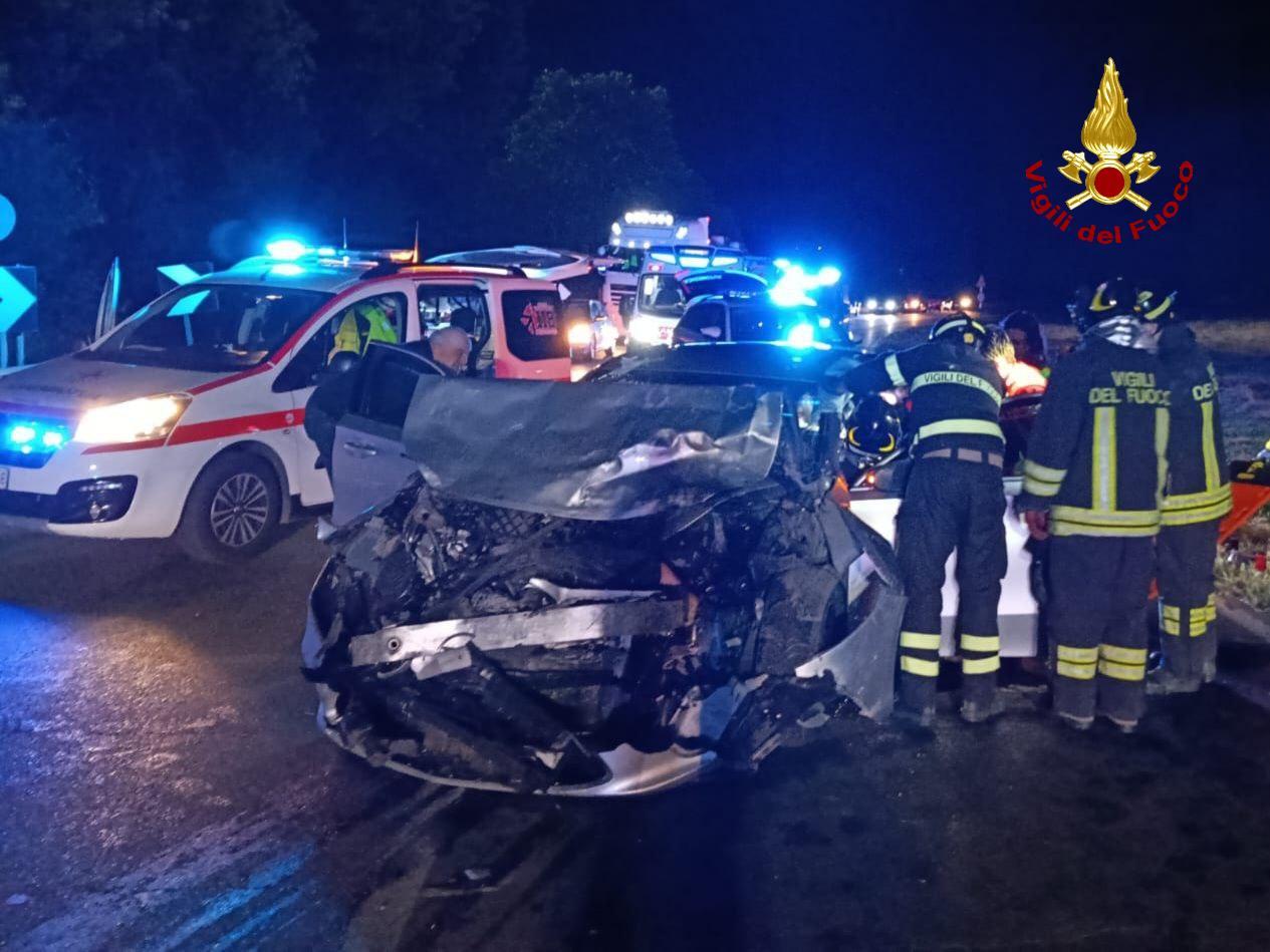 Quattro feriti nel frontale tra due auto a Scandiano, due sono gravi