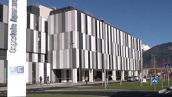 Massa, minaccia infermieri e medici: «Adesso vi spacco la testa»<br>