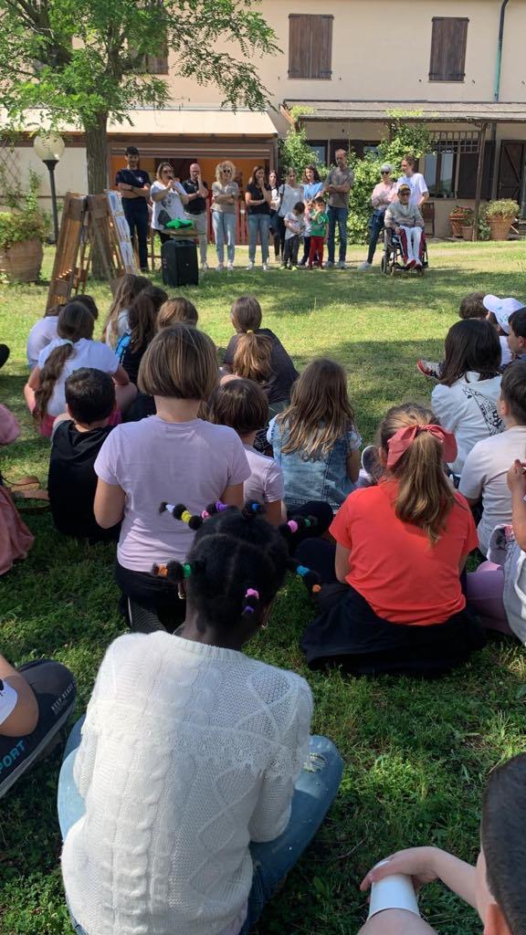 
	Uno scatto dell'evento nel giardino della Bulichella

