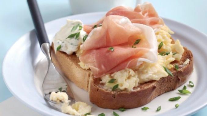 Colazione, pranzo, aperitivo: tre ricette con il Prosciutto di Parma