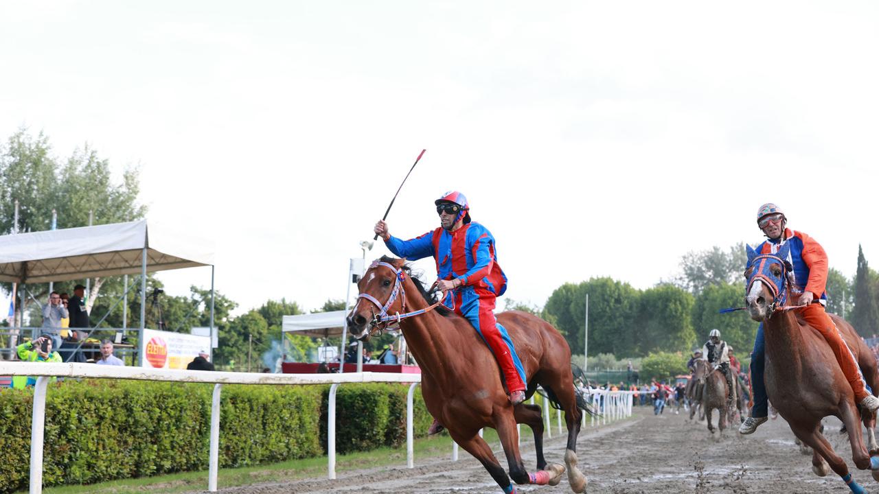 Palio di Fucecchio, con i fantini sardi non c’è storia: ecco i vincitori