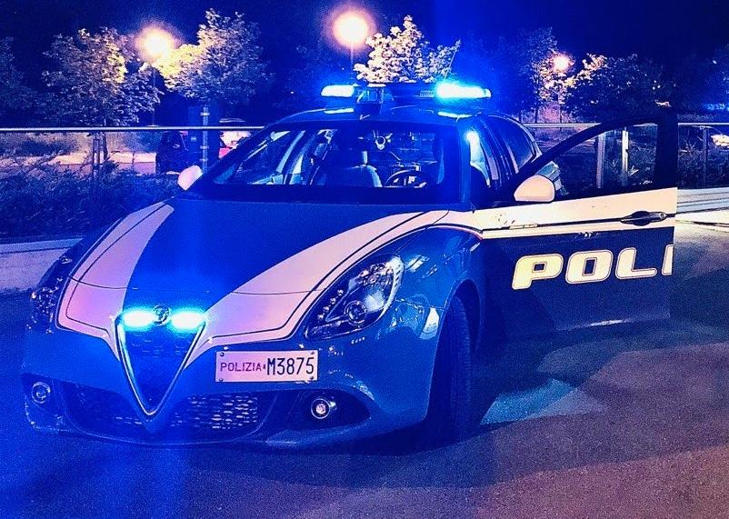 Reggio Emilia, forano la gomma e rubano una ruota di scorta da un’auto in sosta: denunciati