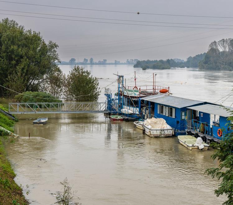 A Ferrara proibito immergersi nelle acque dolci. Il rischio è mortale