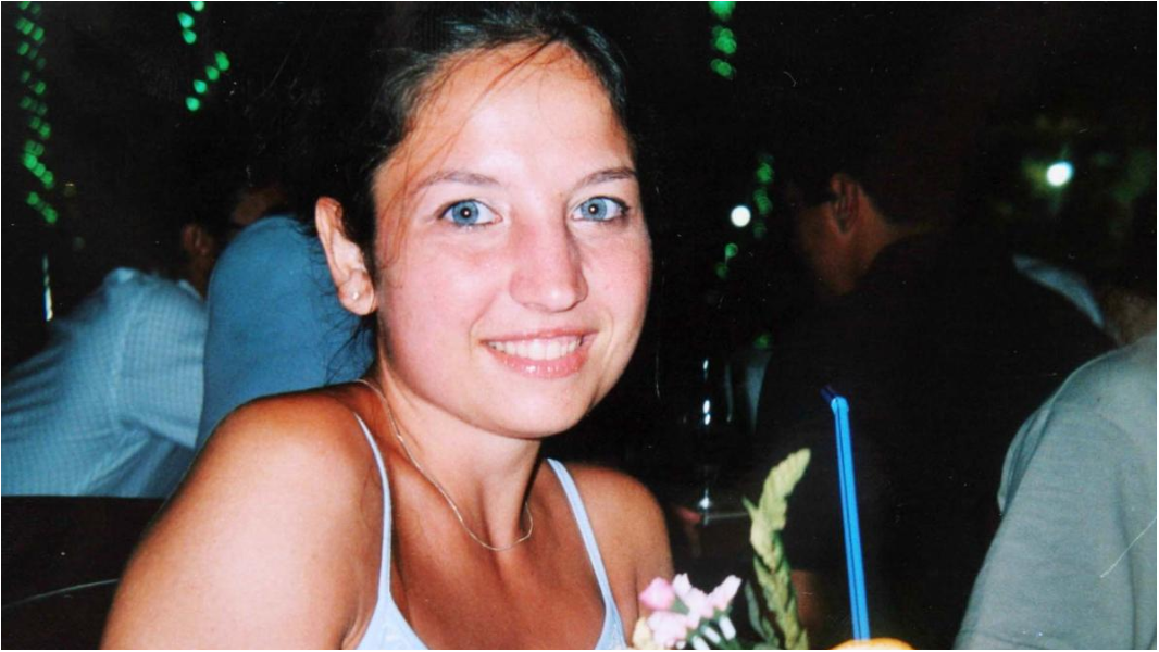 Il delitto di Chiara Poggi, sotto la lente i messaggi tra le cugine gemelle