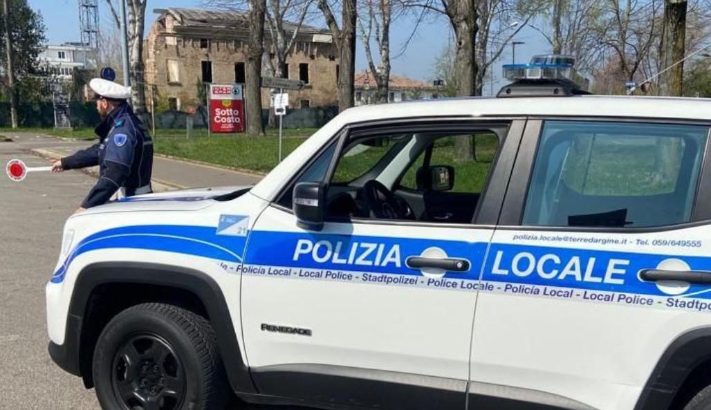 
	Un controllo della polizia locale delle Terre d'Argine

