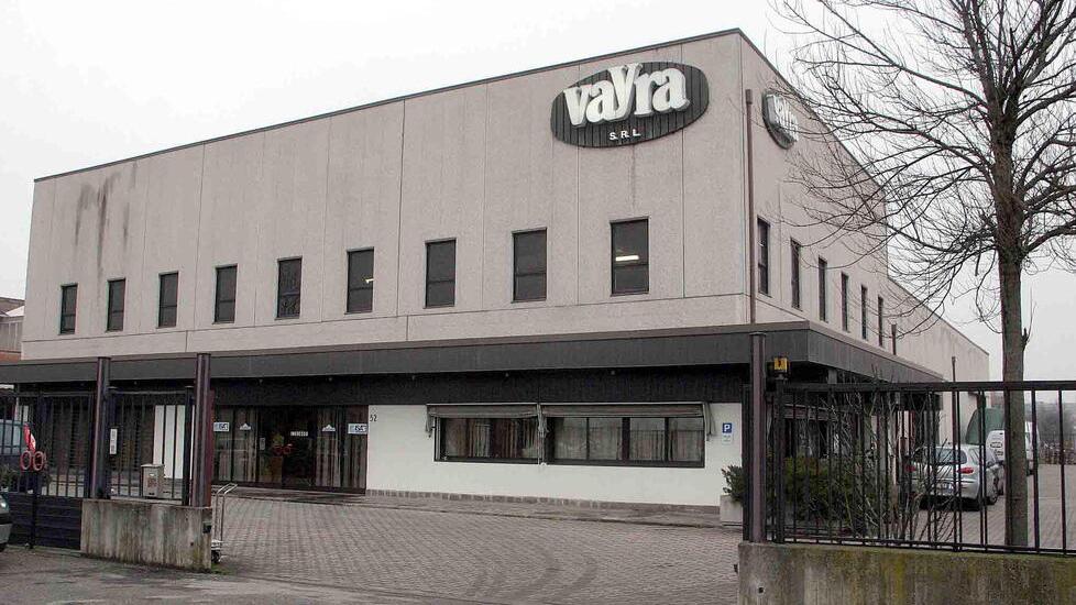 Ferrara, «rumori notturni ancora forti»: i residenti contro il frigo industriale