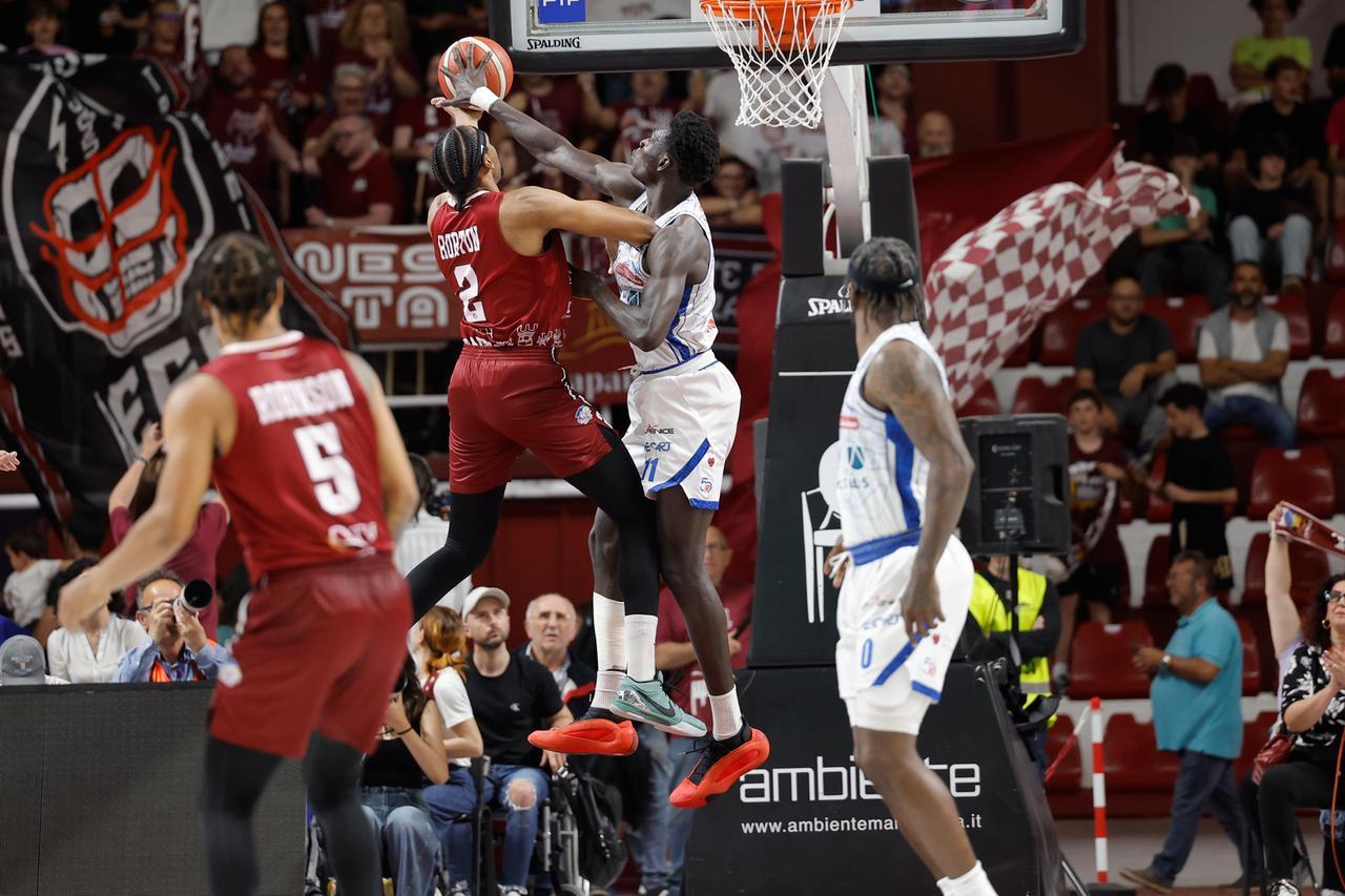 La Unahotels dura un tempo: Trapani vince anche gara 2