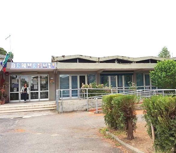 
	La scuola media Marcacci in via Roma a Collesalvetti

