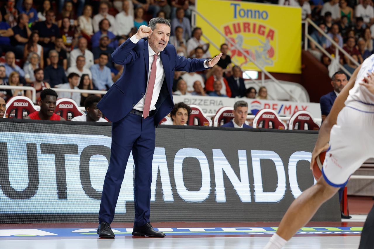 Priftis dopo il ko di Unahotels con Trapani: «Questo non è basket ma è diventato come il wrestling»