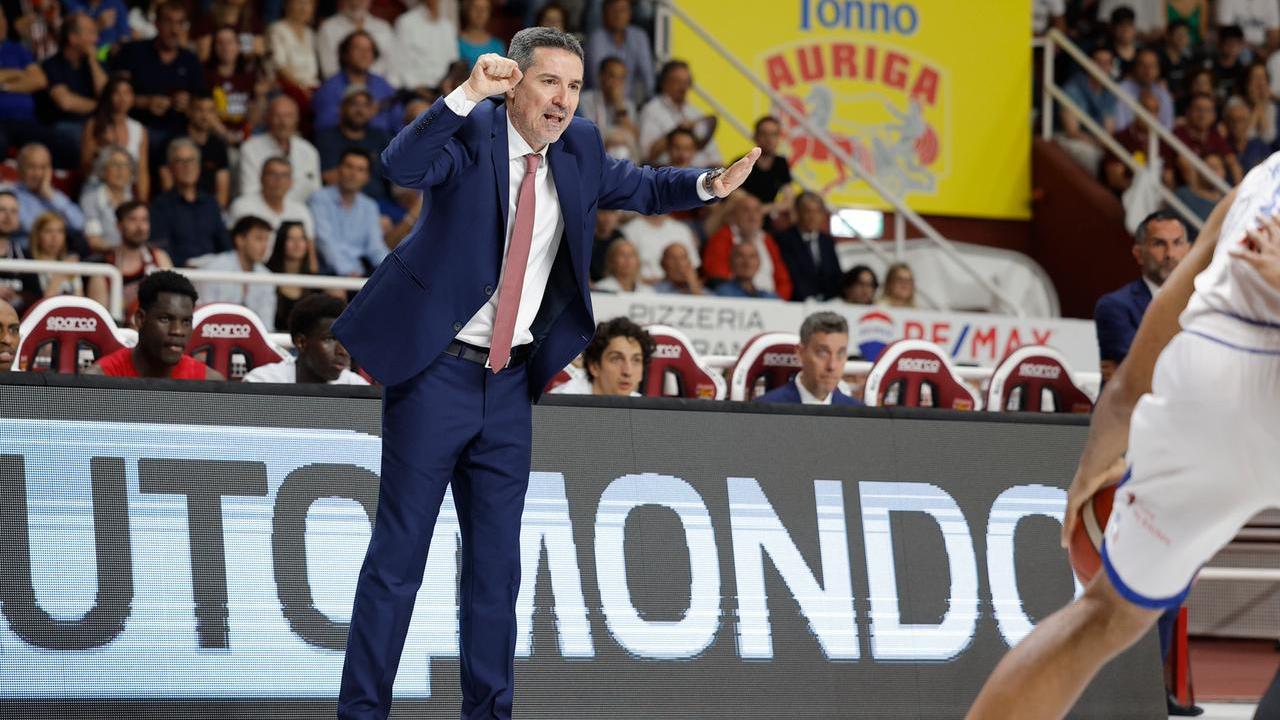 Priftis dopo il ko di Unahotels con Trapani: «Questo non è basket ma è diventato come il wrestling»