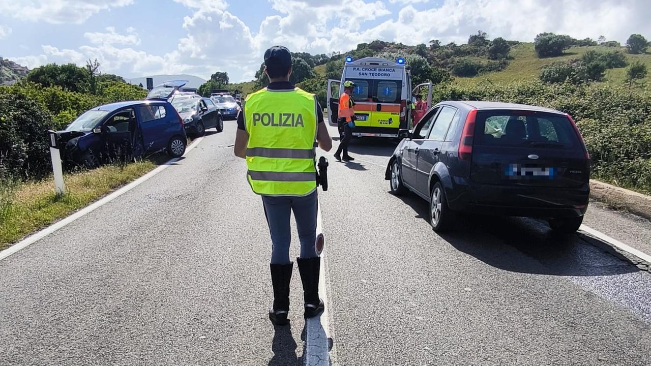Scontro frontale tra due auto: ci sono feriti - La Nuova Sardegna