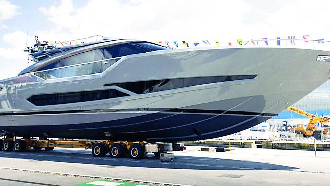 L’AB 80 varato a Viareggio