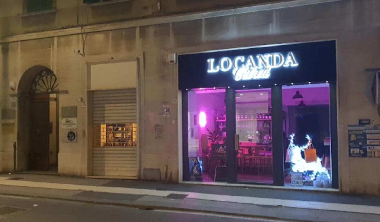 Livorno, mangiano primi, tagliate e baccalà e scappano dal ristorante senza pagare