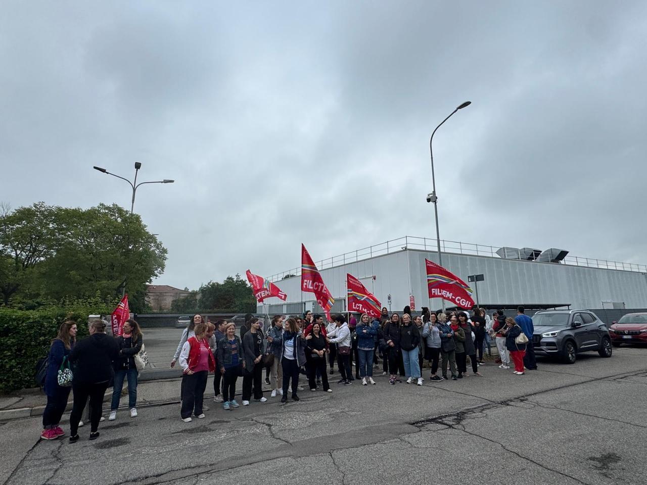 Sciopero contro Max Mara alla Manifattura San Maurizio