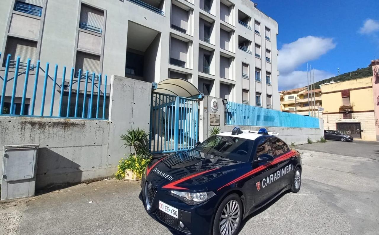 Droga in cambio di rapporti sessuali con una minore: arrestato 59enne